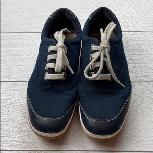 Cole Haan Womens size 6 canvas shoe